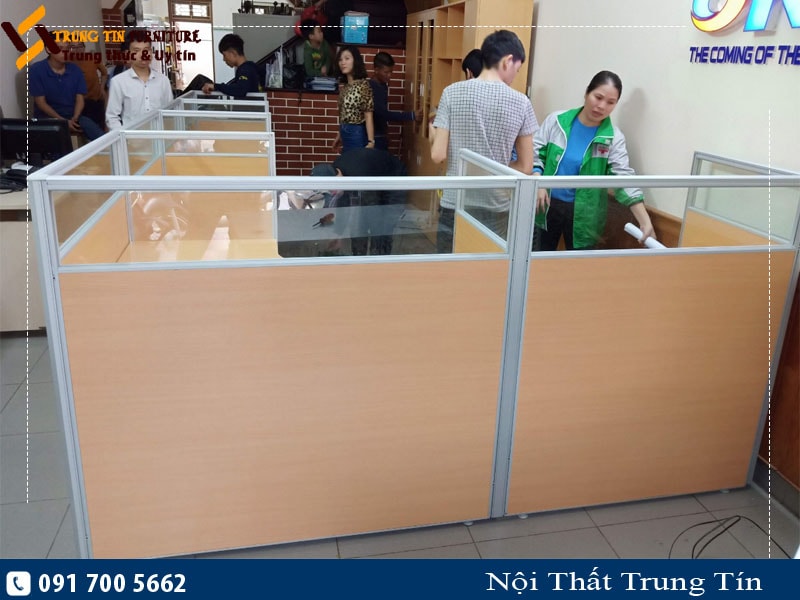 Vách ngăn khung nhôm gỗ kính VND35-15